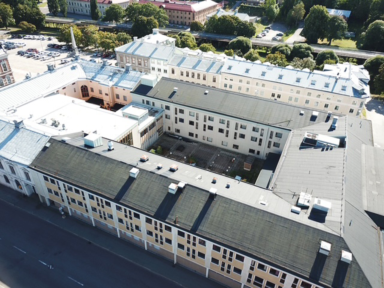 Drönarvy över fastigheten