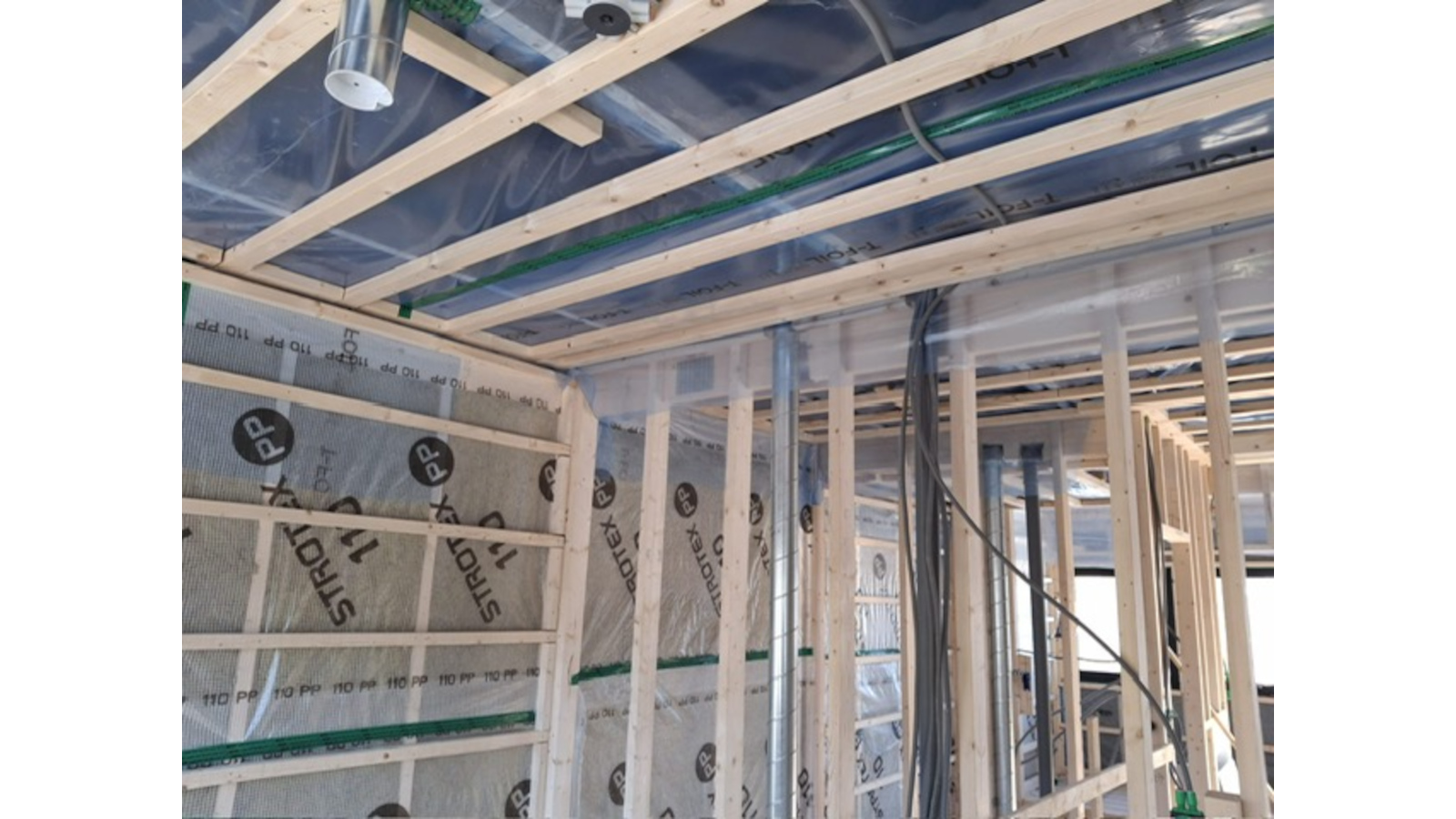 Invändigt arbete med el och VVS.