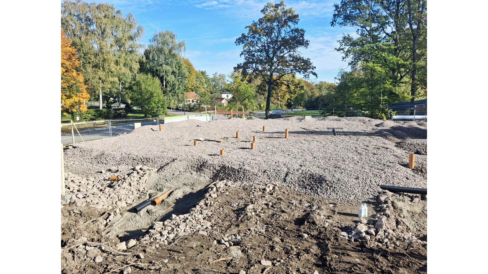 Markarbete med rördragningar.