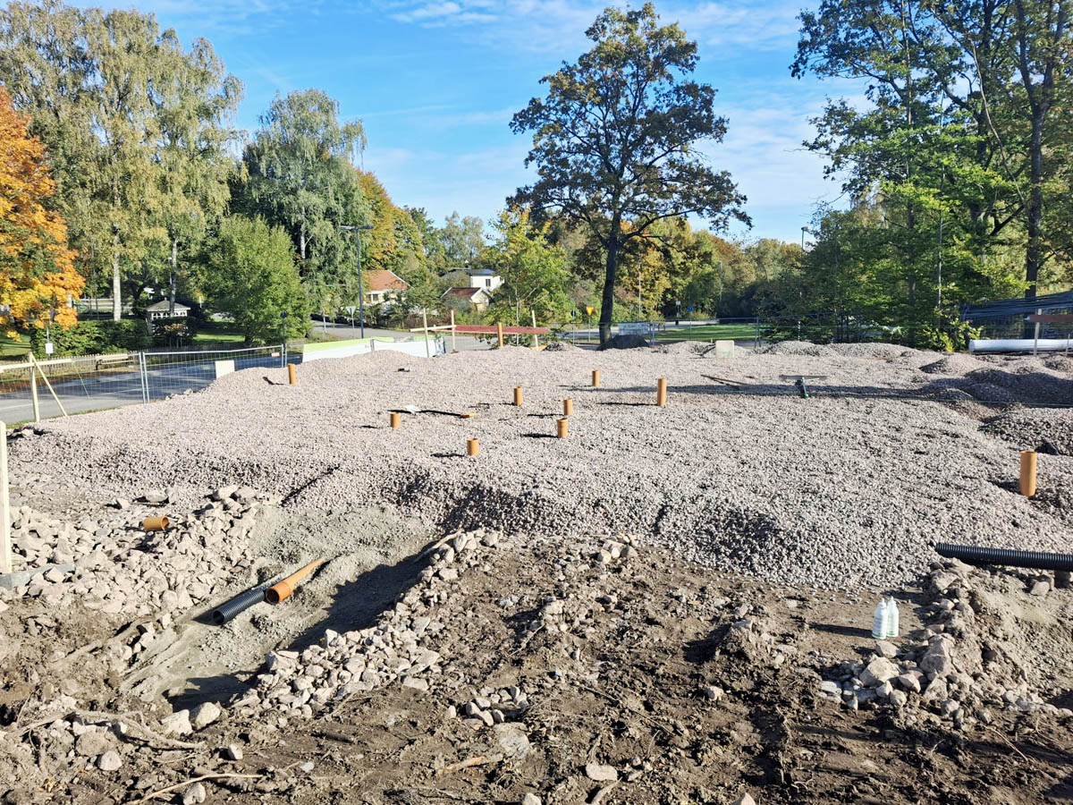 Markarbete med rördragningar.